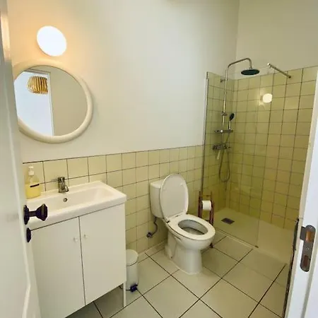 Holiday home 2 Ensuite Bedrooms And Saltwater Pool *